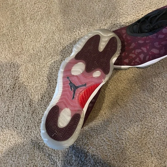 Jordan Future Lows - Picture 3 of 4